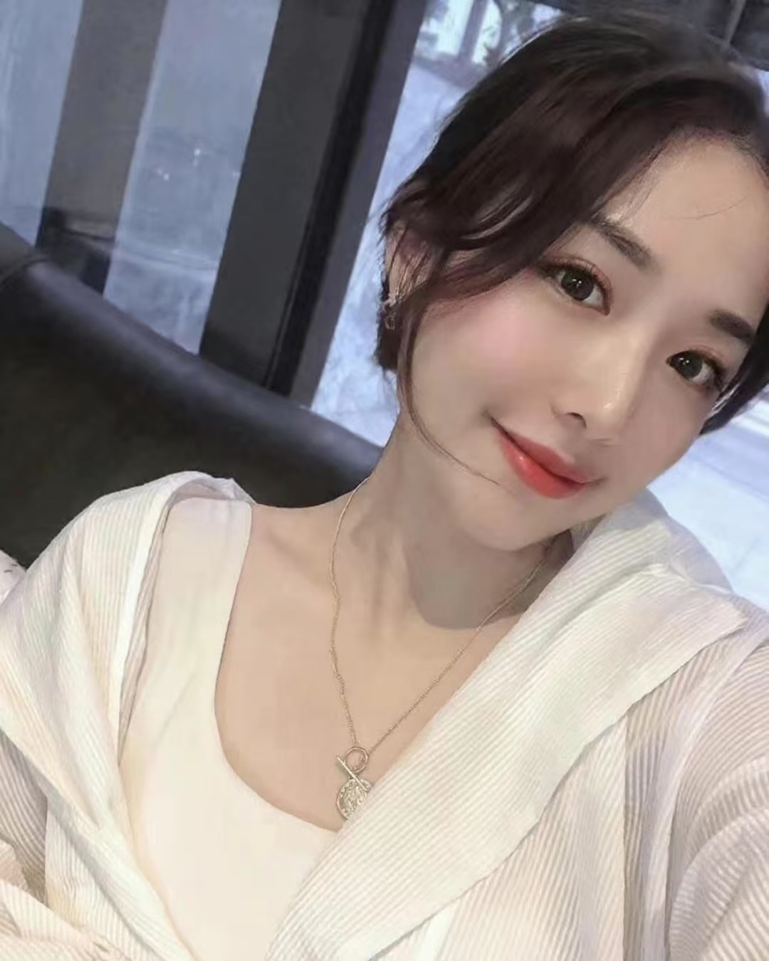 随团女翻译