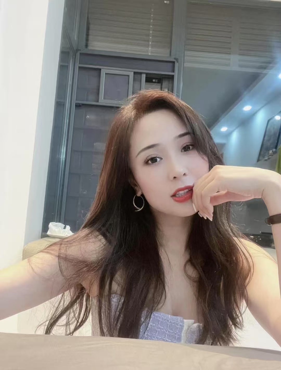 随团女翻译
